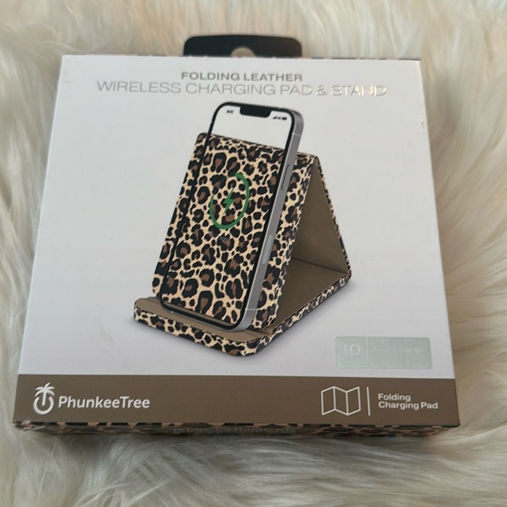 NEW•Phunktree Chic Folding Wireless Charging Pad & Stand